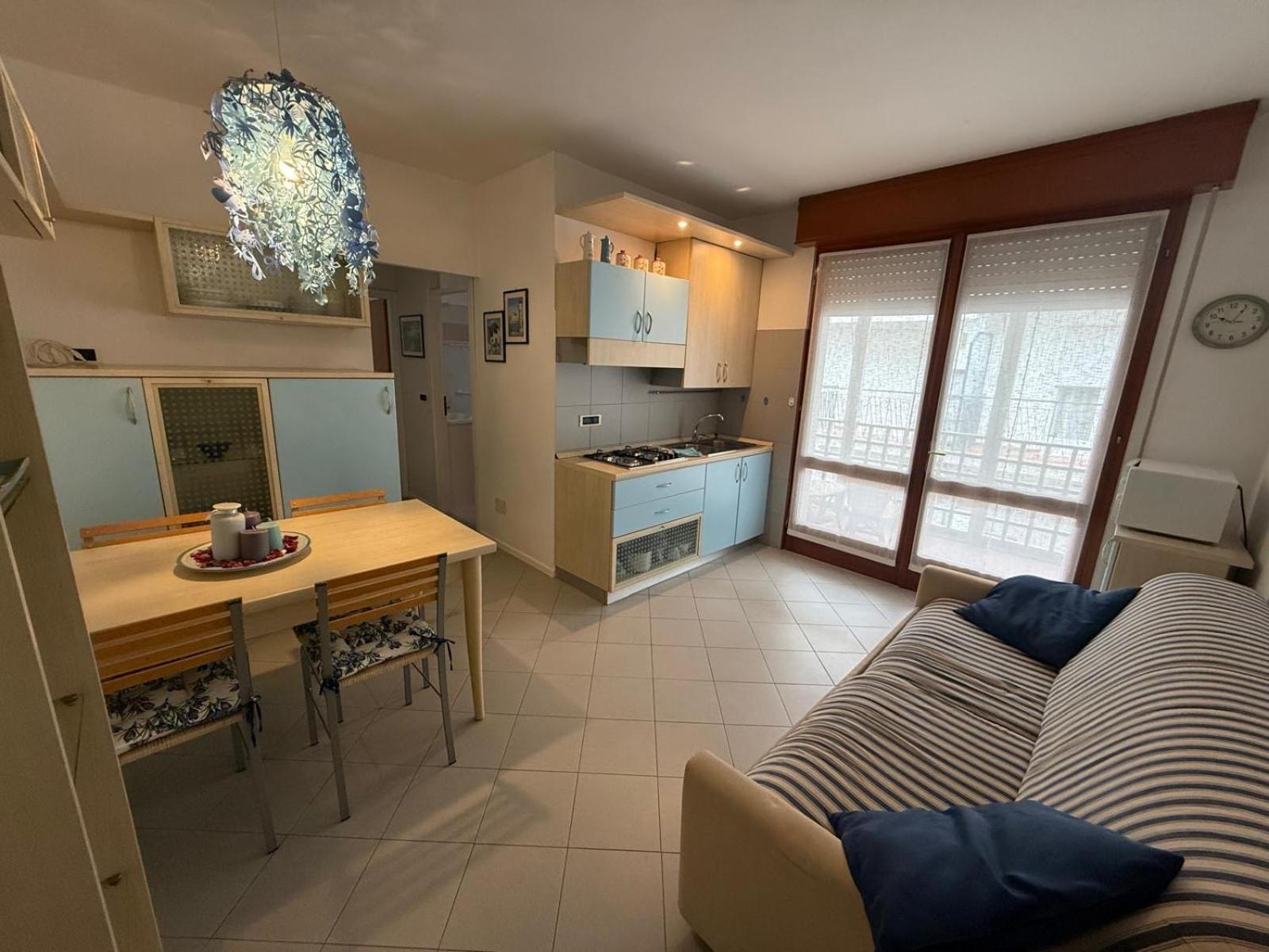 Gracious Apartment Located In The Heart Of Lignano Lignano Sabbiadoro Eksteriør bilde